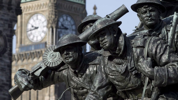 hi-cp03540905-war-memorial-8col